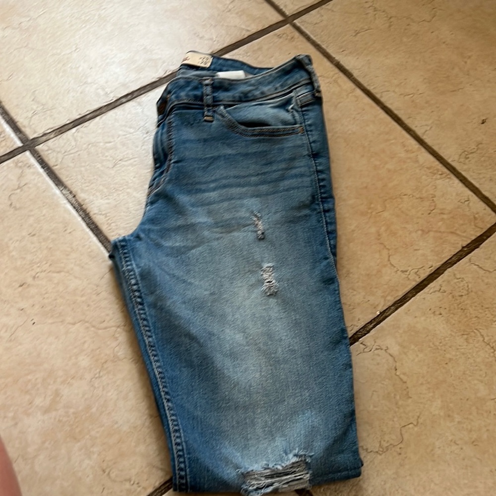 Selling two jeans together American Eagle Size 8S, and Hollister 9S
